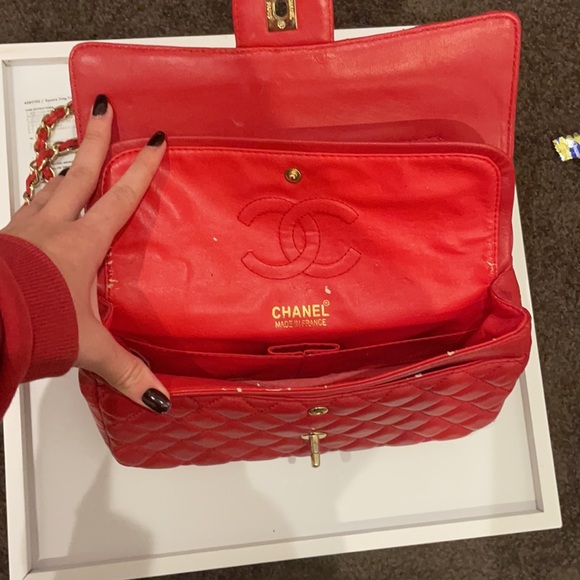 Red Chanel bag - Picture 4 of 5